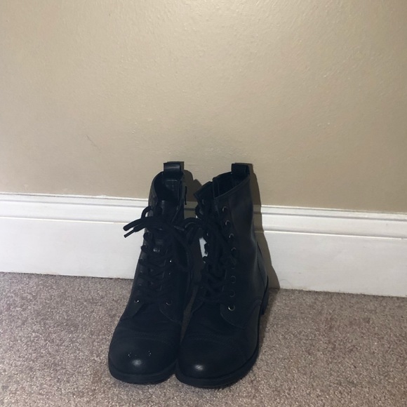 combat boots - Picture 2 of 5